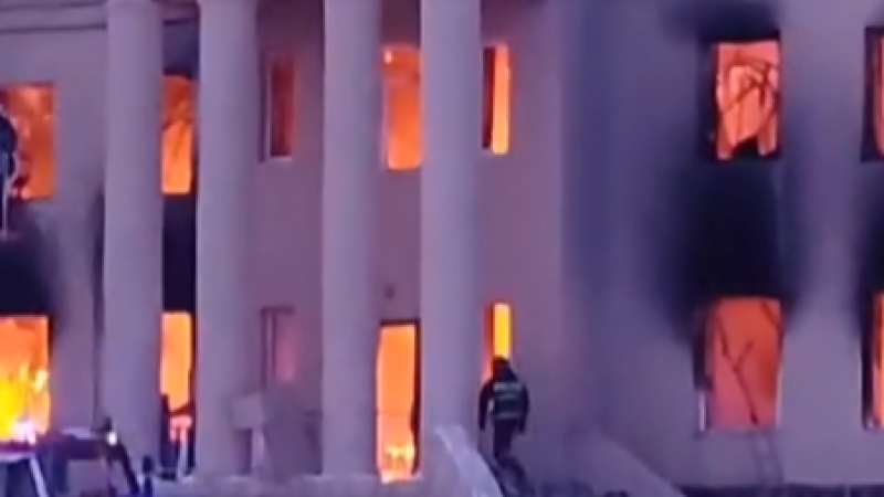 Кадры из видео