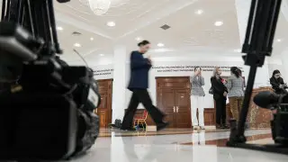 Чиновники съезжаются в правительство на расширенное заседание с Токаевым