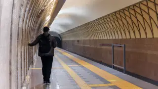 Трагедия в метро Алматы: как выглядят ограждения на станциях