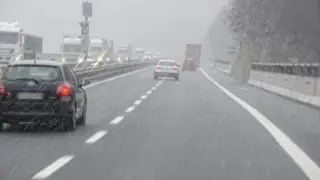 Дороги закрыли из-за метели в двух областях Казахстана