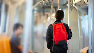 Школьника заставили мыть полы в автобусе в Актобе