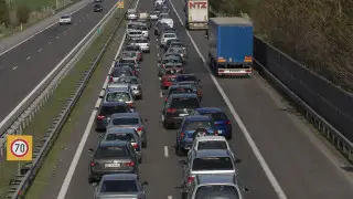 Количество грузовых и пассажирских перевозок выросло за январь в Казахстане