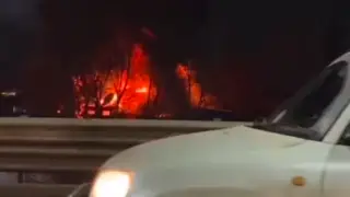 В Алматы потушили крупный пожар на территории рынка