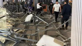 Обрушение потолка в ТРЦ Экибастуза: очевидцы рассказали подробности