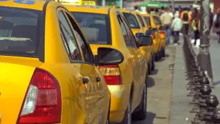 Информацию о поездках казахстанцев в такси будут фиксировать