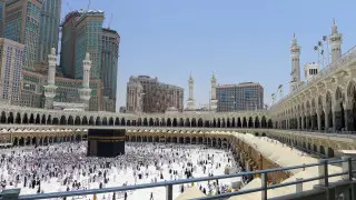 Казахстанская турфирма оставила паломников без хаджа