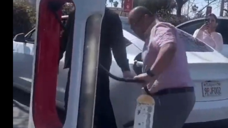 Кадры из видео