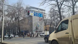 Водителям прилетают штрафы из-за чужих припаркованных авто в Алматы