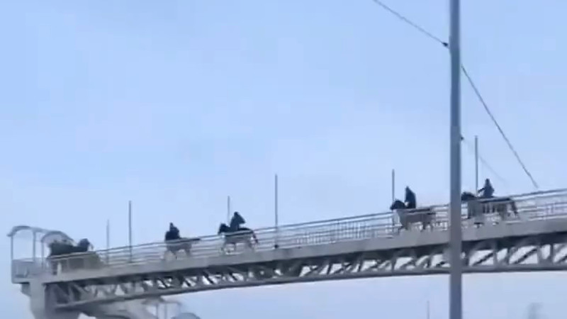 Кадры из видео