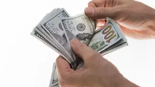 Хотел купить авто, а остался без денег: казахстанца задержали на границе с Китаем