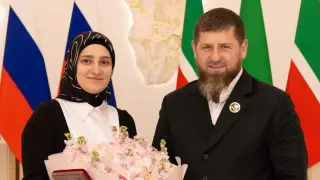 Дочь Кадырова бросила политику и ушла в моду