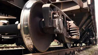 Казахстанец выжил после наезда поезда