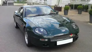 Aston Martin Элтона Джона выставили на аукцион