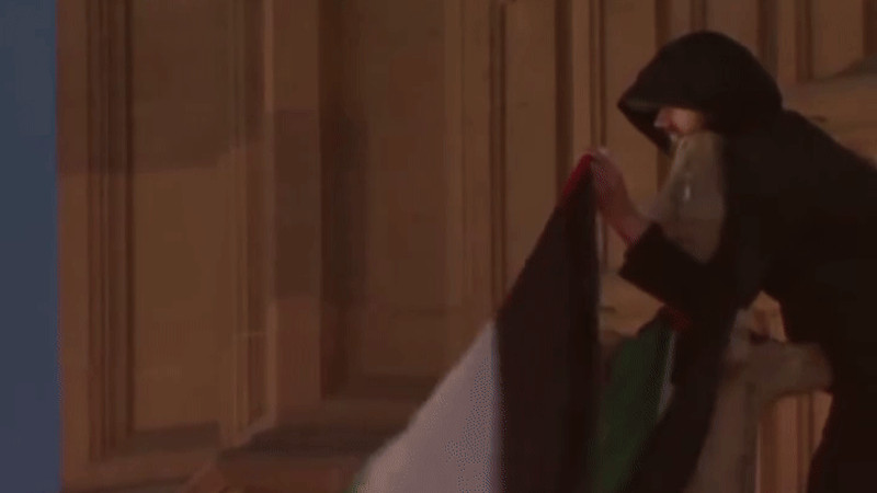 Кадры из видео