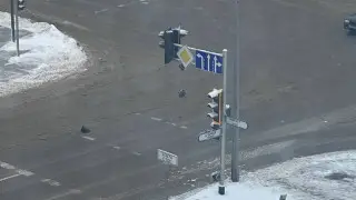 Грузовик снес светофор цветочной аркой в Астане