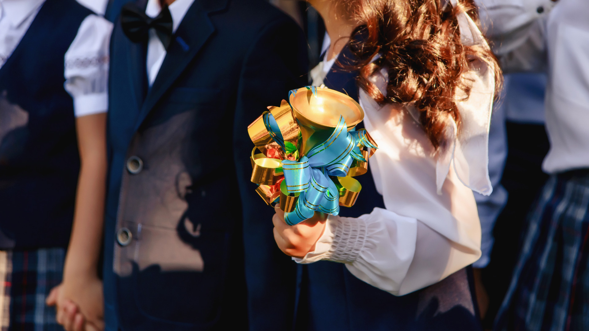 Последний звонок в Казахстане: министр обратился к родителям