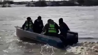 Более 200 человек на лодках переправили в безопасное место в Актюбинской области