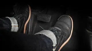 Что будет, если одновременно нажать на обе педали в авто