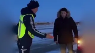 Казахстанца наказали за видео в форме полицейского