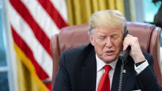 Трамп рассказал, о чем поговорил по телефону с Зеленским