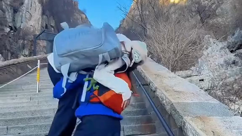 Кадры из видео