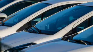 Парковаться передом или задом? Разбираем, что удобнее и безопаснее