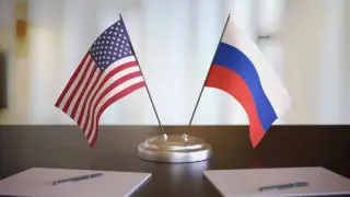 Делегации США и России возобновили переговоры в Саудовской Аравии