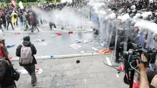 Оппозиция Турции меняет место и время протестов в Стамбуле