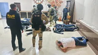 В Казахстане продолжают находить десятки автоматов и гранат, похищенных во время Кантара