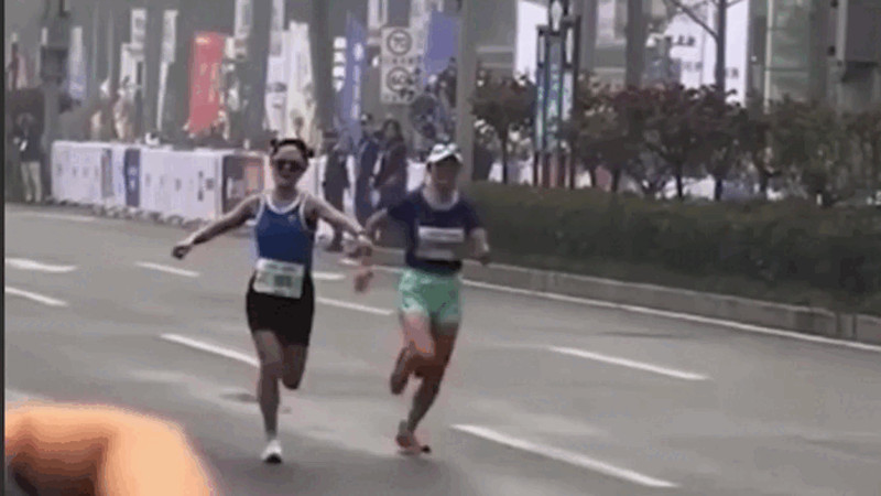 Кадры из видео