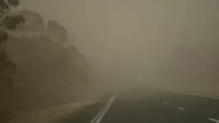 Пыльные бури и туман: штормовое предупреждение объявлено в Казахстане