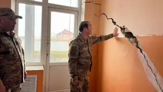 Трещины на стенах и потолке: фото последствий землетрясений на юге Казахстана