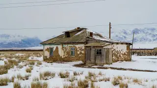 Махинации на миллиарды? В Алматинской области закупали непригодные дома