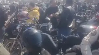 Столпотворение мопедистов возле автоЦОНа показали на видео