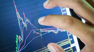 Цены на нефть упали до минимума с 2021 года