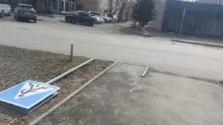 Сорванные крыши и дома без электричества - последствия урагана в ВКО