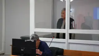 Захват заложницы в аэропорту: суд в Алматы отложили