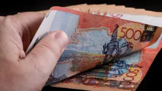 Некоторым казахстанцам запретят брать кредиты: Мажилис принял закон