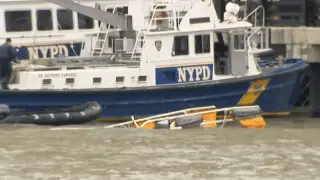 Вертолет упал в реку Гудзон вблизи Нью-Йорка, погибли люди