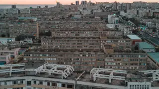 Токаев поручил решить проблемы с теплом и жильем в Актау