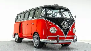 В хиппи-бас Volkswagen установили огромный V8 и выставили на продажу