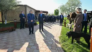 Токаев и Бердымухамедов посетили национально-культурный комплекс в Туркестане