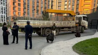 Мальчик погиб после наезда грузового авто во дворе многоэтажки в Астане