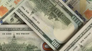 Курс доллара опустился до 515 тенге