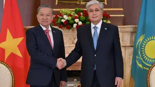 Токаев встретил в аэропорту генсека компартии Вьетнама