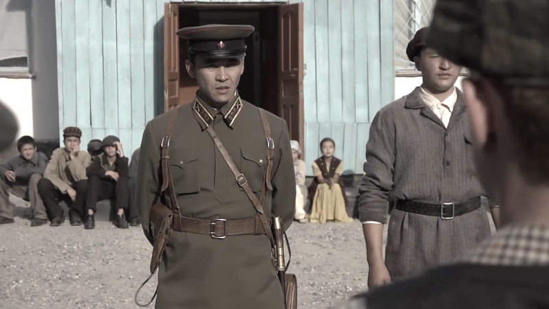 Кадр из фильма "Бауыржан Момышұлы"