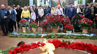 Сотни жителей СКО почтили память героев Великой Победы