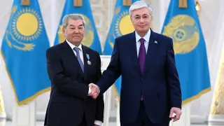 Президент Токаев вручил орден “Отан“ Куанышу Султанову