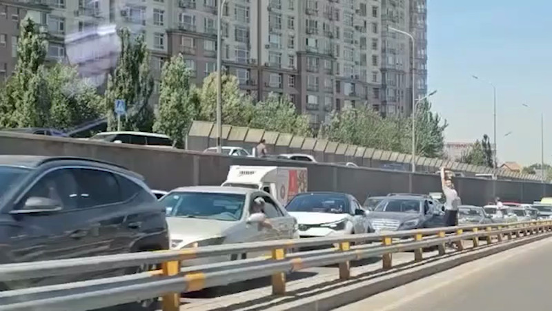 Кадры из видео