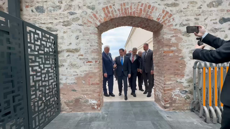 Кадры из видео